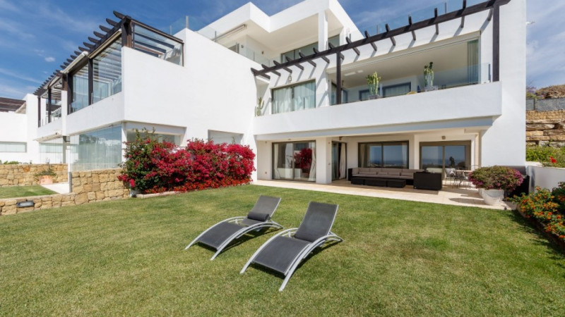 Ground Floor Apartment in Benahavis
