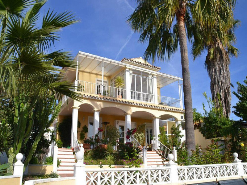 Villa in Marbella East