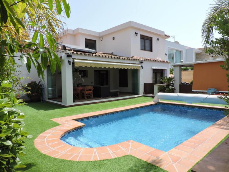 Villa in Marbella East
