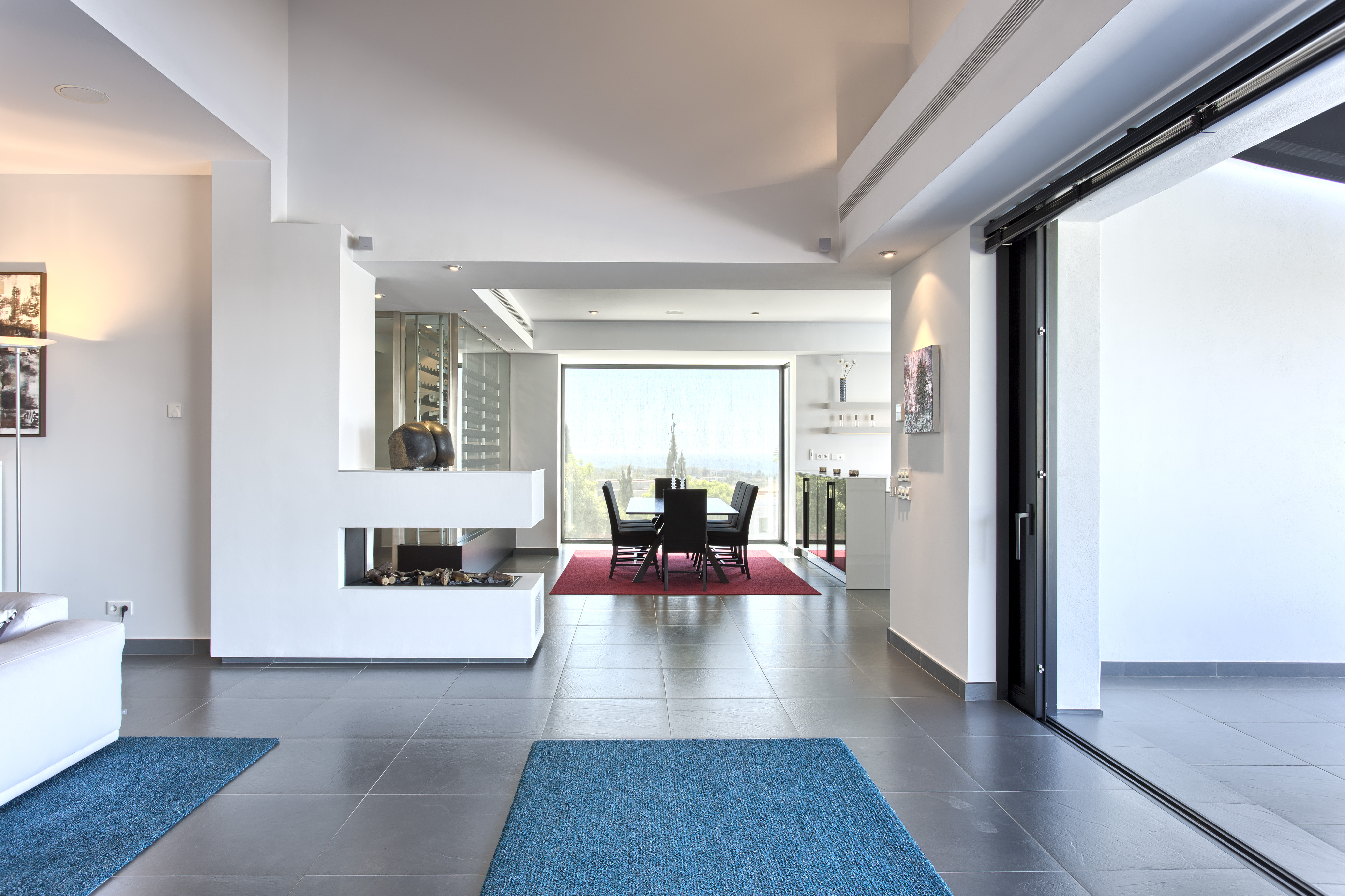 Spectacular top quality contemporary villa. photo 4