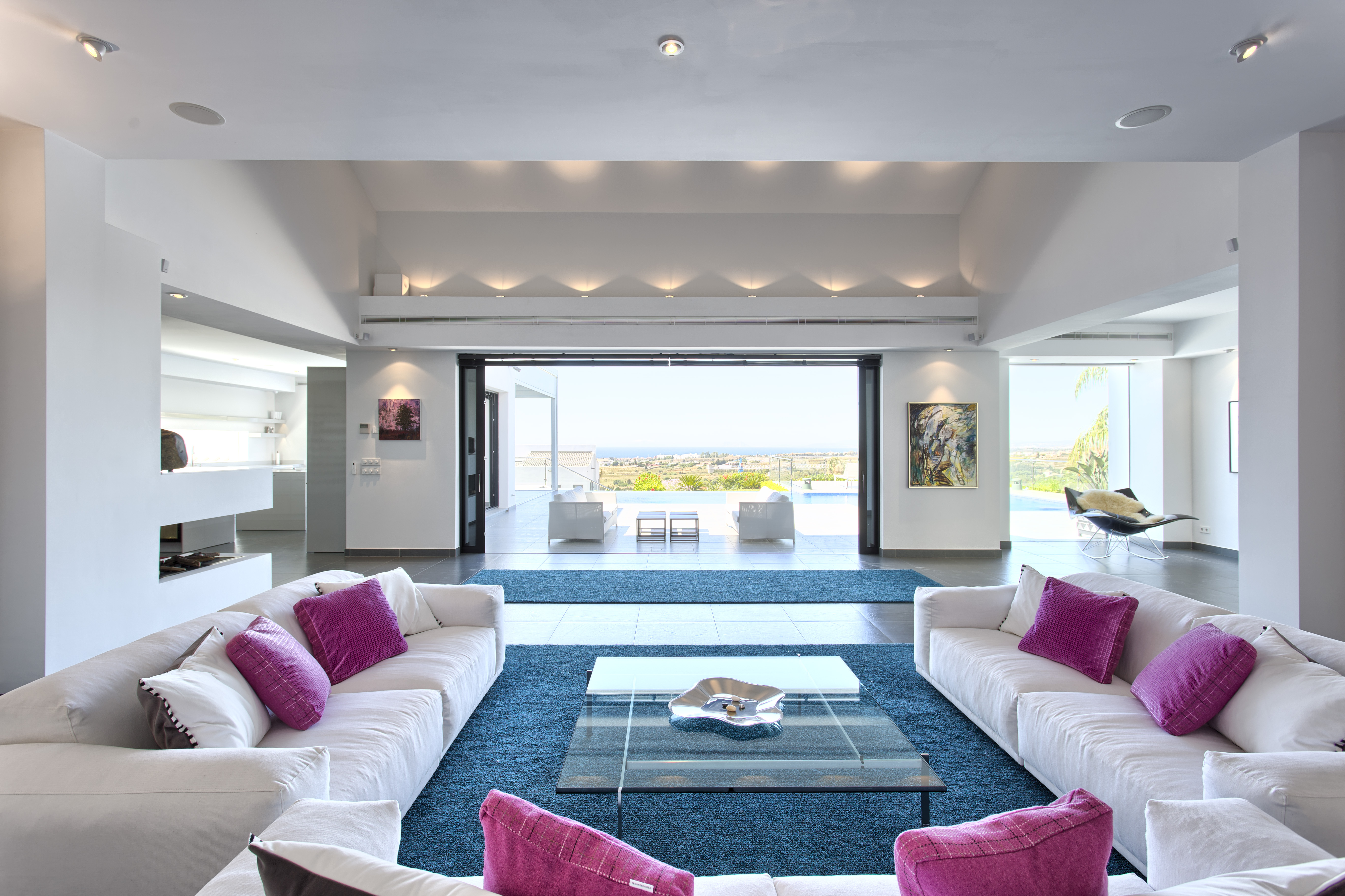 Spectacular top quality contemporary villa. photo 3