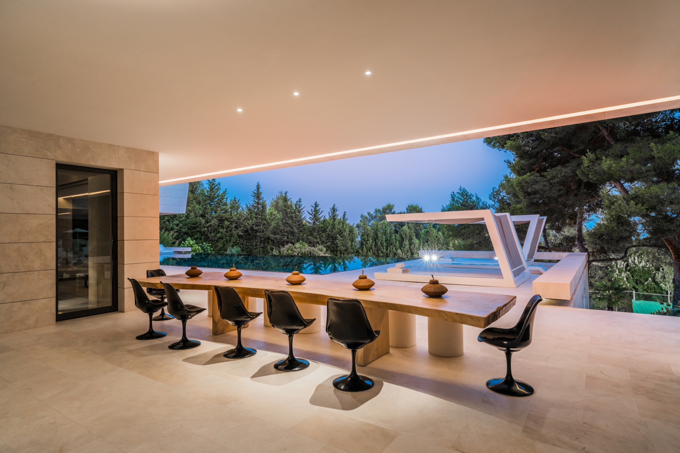 Unique villa with captivating elegance, modern aesthetic and practical appeal photo 5