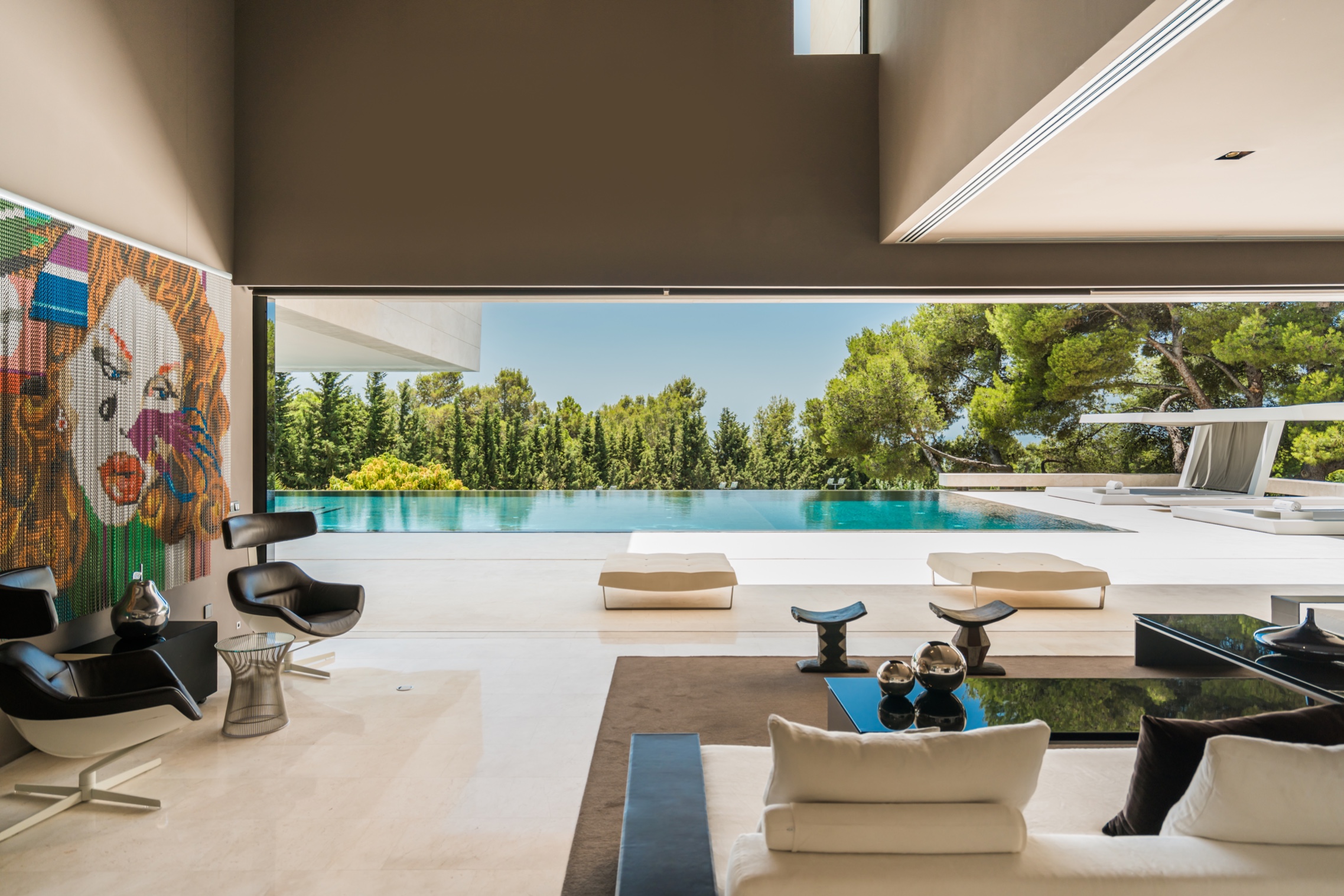 Unique villa with captivating elegance, modern aesthetic and practical appeal photo 2